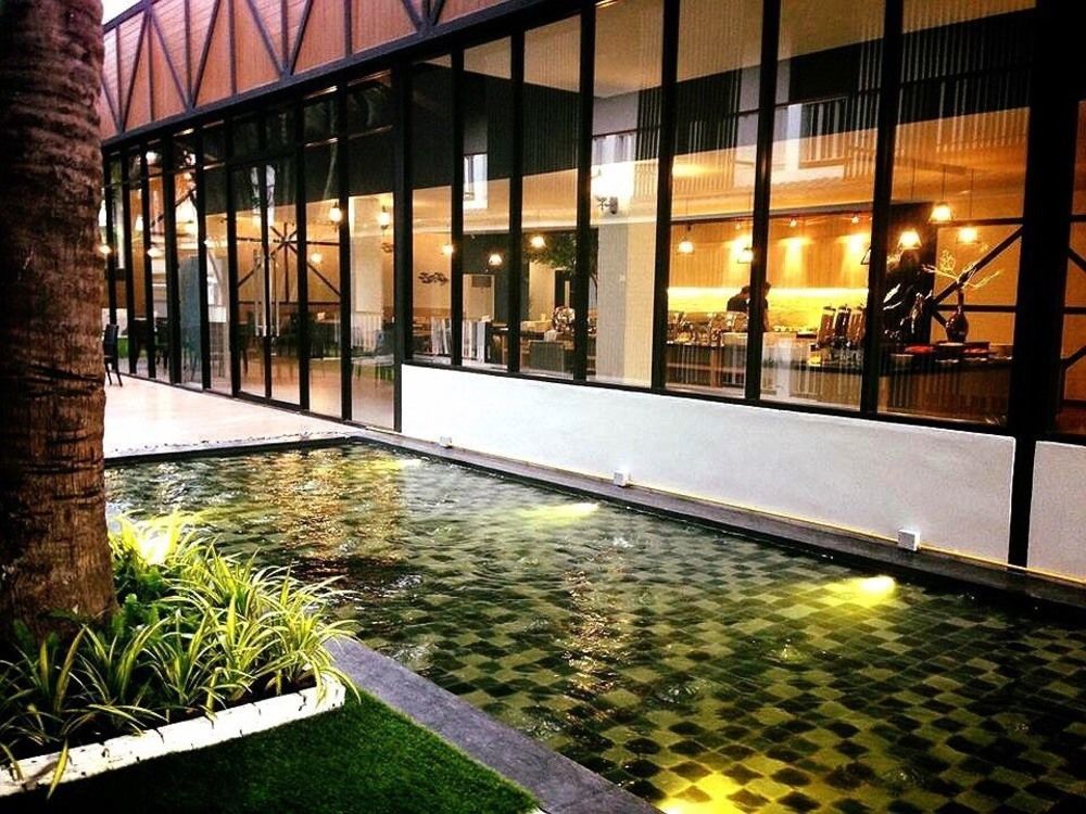 Ivory Hotel 4*