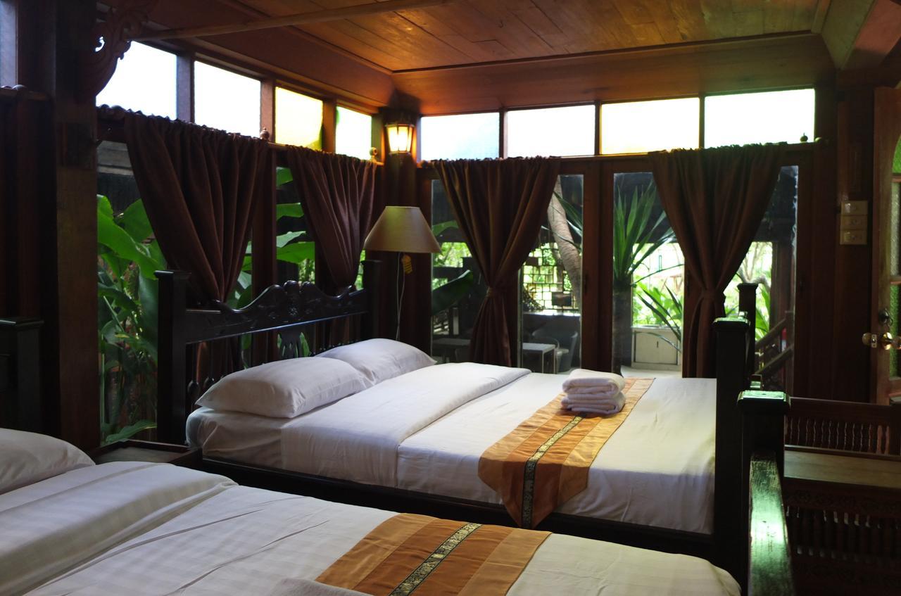 Resort Treehouse