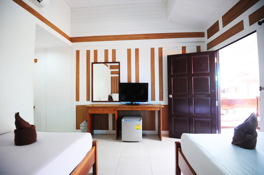 Twin Palms Resort 2*