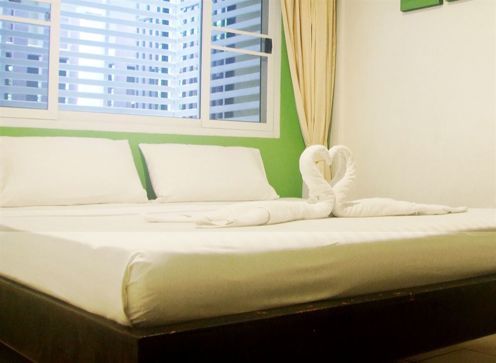 Ivory Island Hostel *