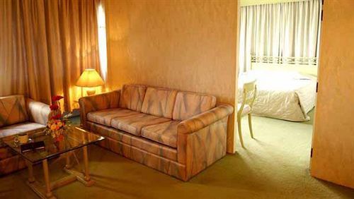 Hotel Thumrin Trang