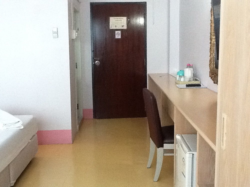 S2s Queen Hotel