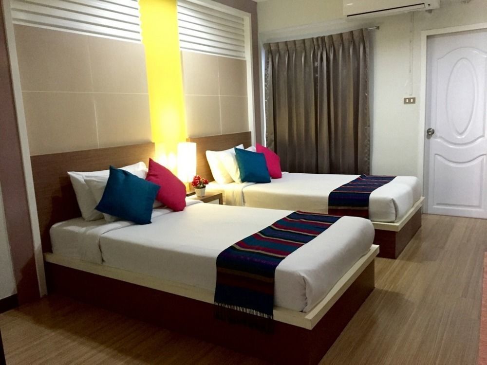 Hotel Charoenchit House
