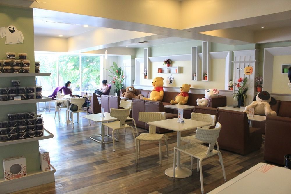 โรงแรมวีวิช V Wish 3*