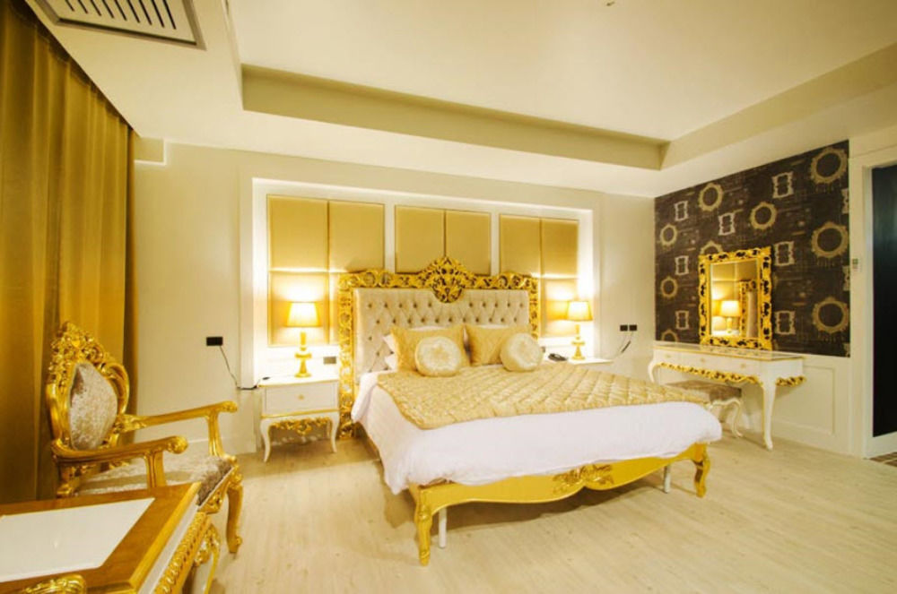Alvarez 4* Buriram