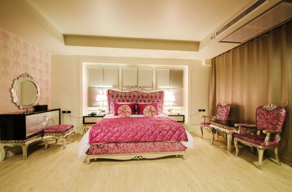 Alvarez Hotel Buriram