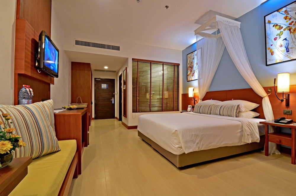 Deevana Plaza Krabi Aonang Hotel 4*