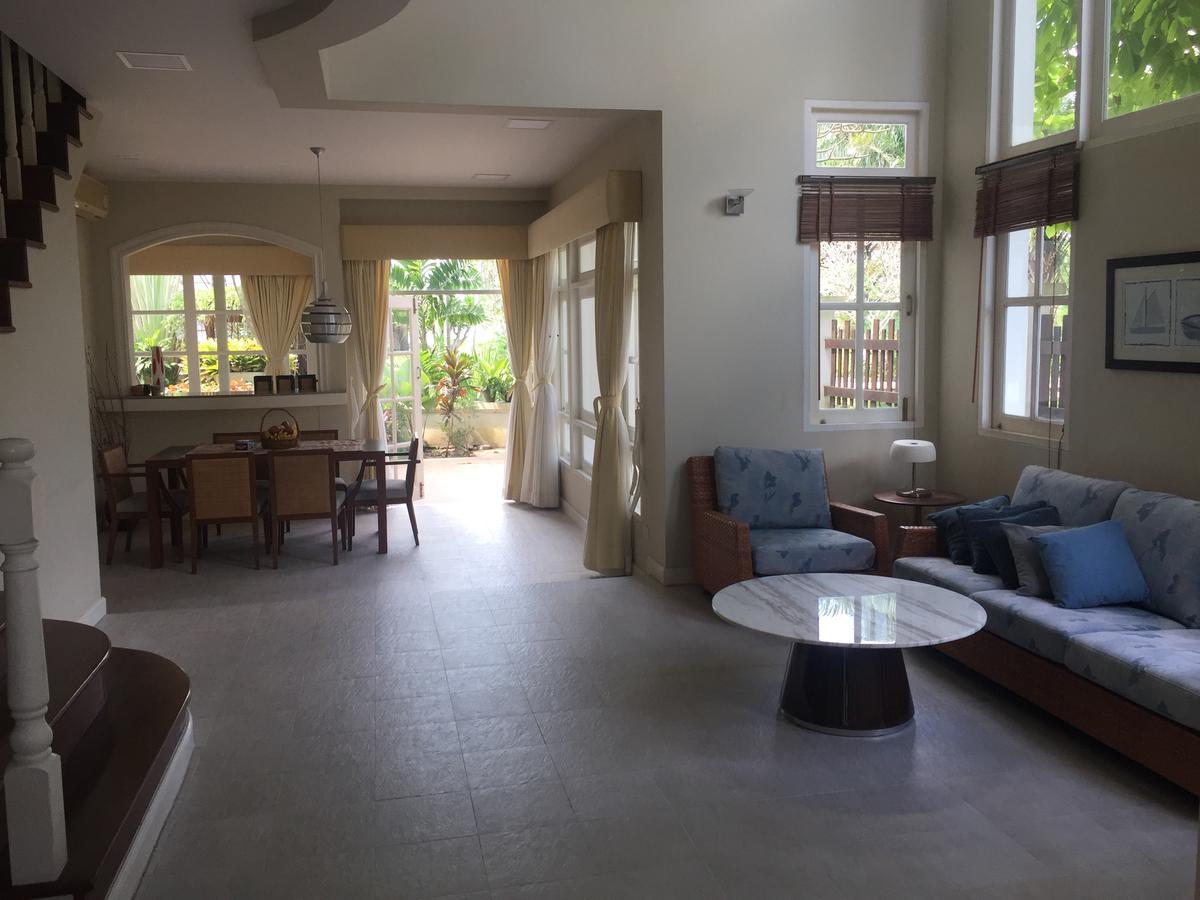 Baan Dhewaran Beachfront Villa Na Chom Thian