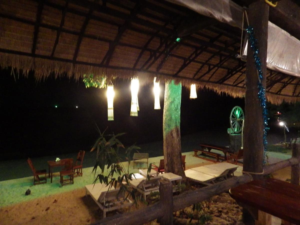 Resort The Sun And Restaurant Koh Phayam