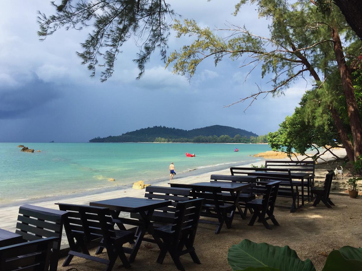 Full Moon Resort *