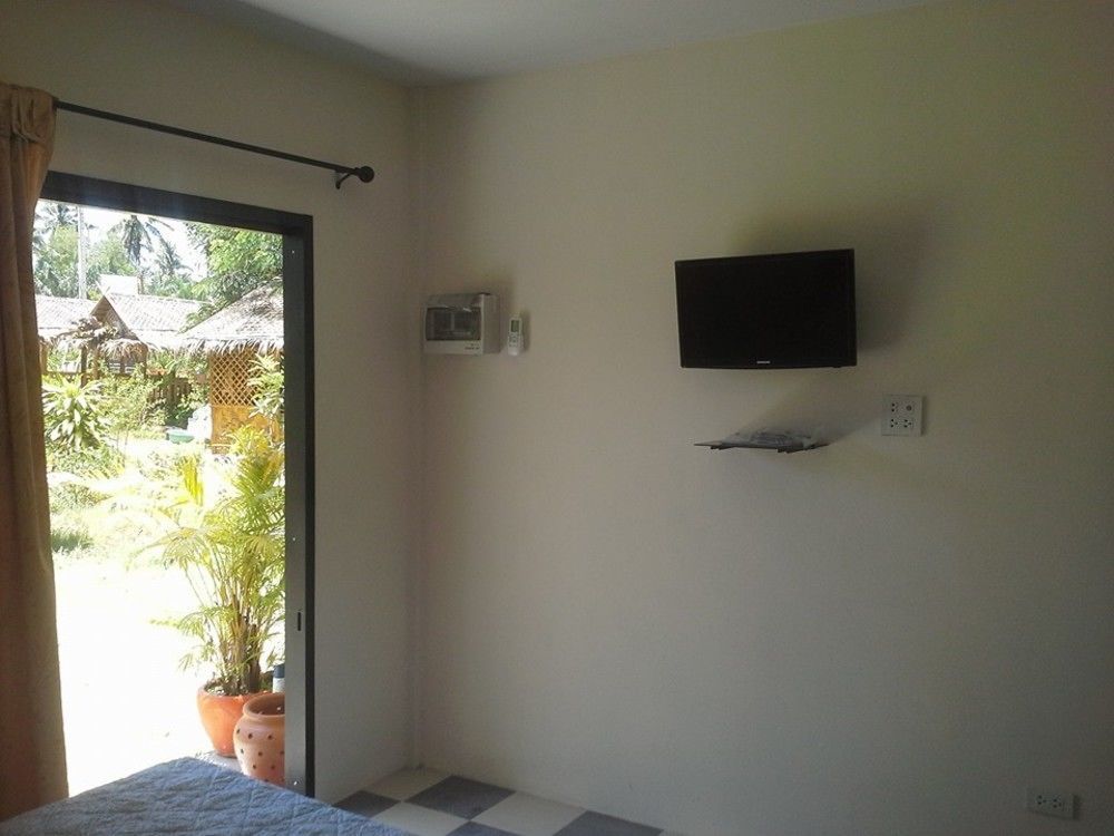 New Season Bed & Breakfast Khanom