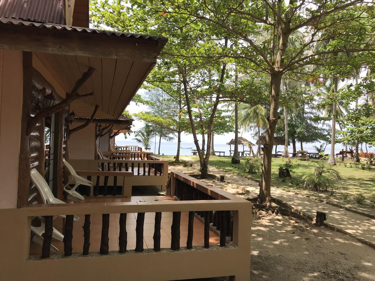 Season Resort 2*