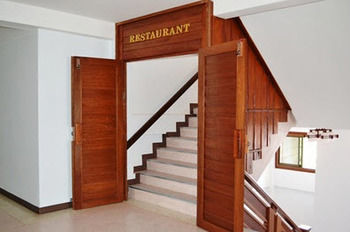 Riverfront 3*
