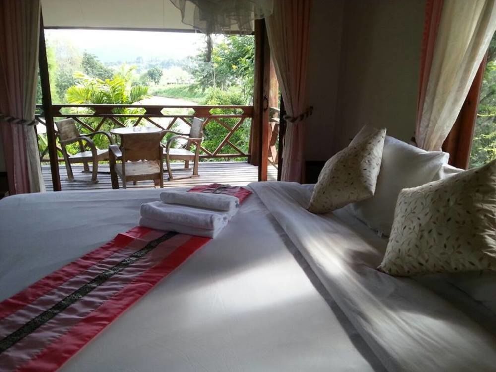 & Baan Chonphao Lodge Pai