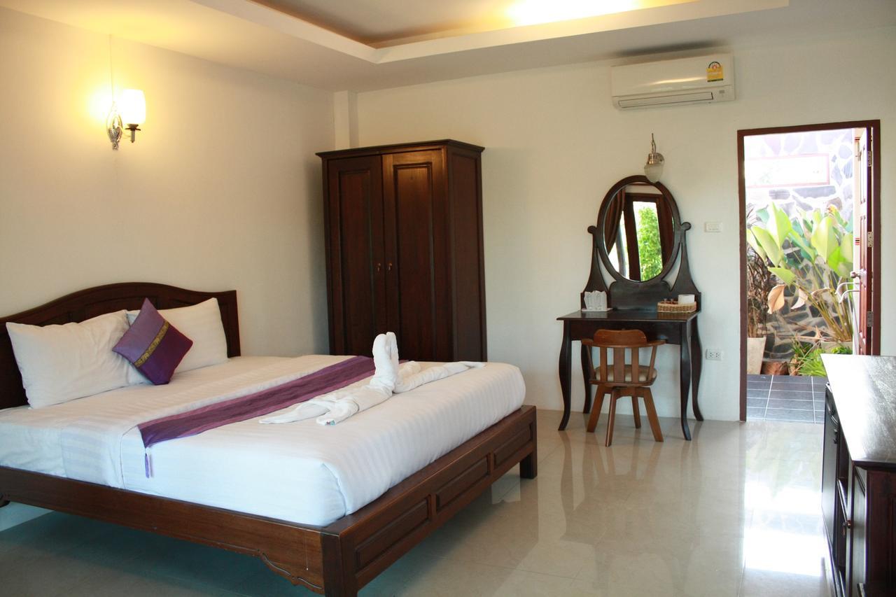 Waterside Pran Buri