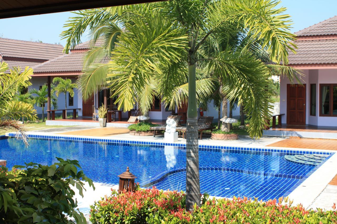 Waterside 3*