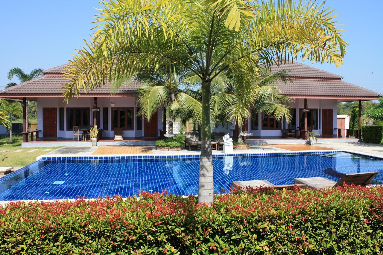 Waterside Resort 3*