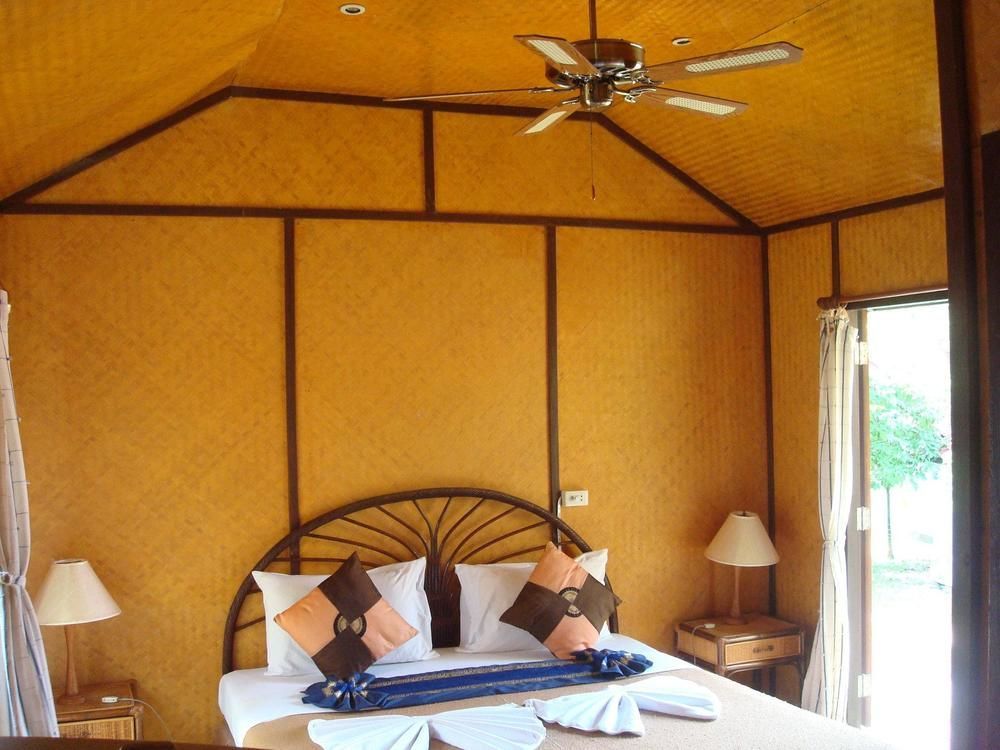 Tropical Garden Lounge Hotel 2*