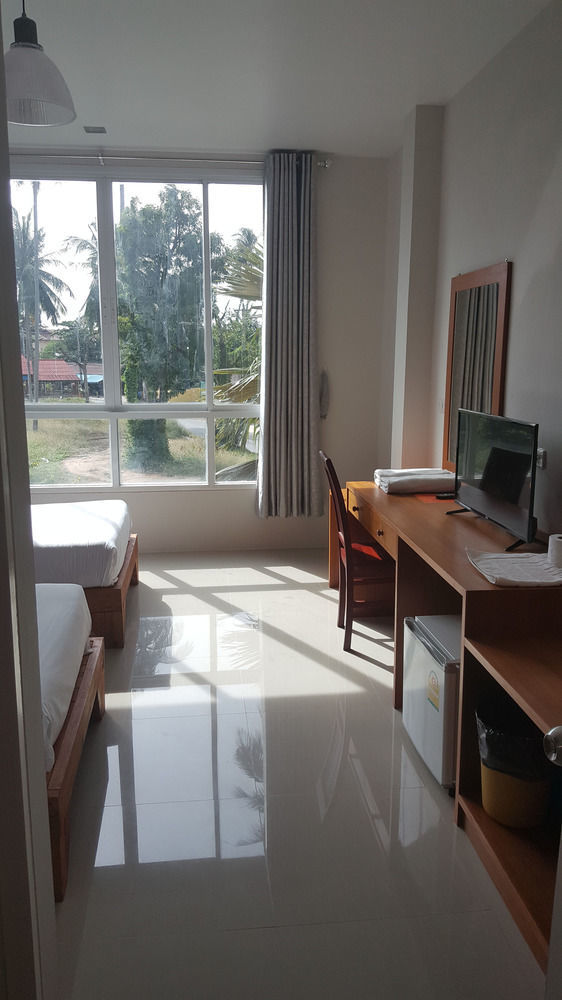 Baannoksuan Samui Hotel Maret