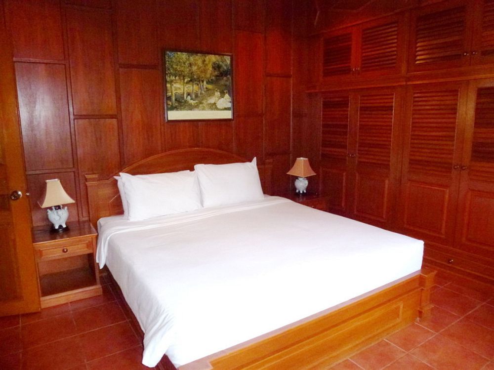 Villa Baan Laem Noi
