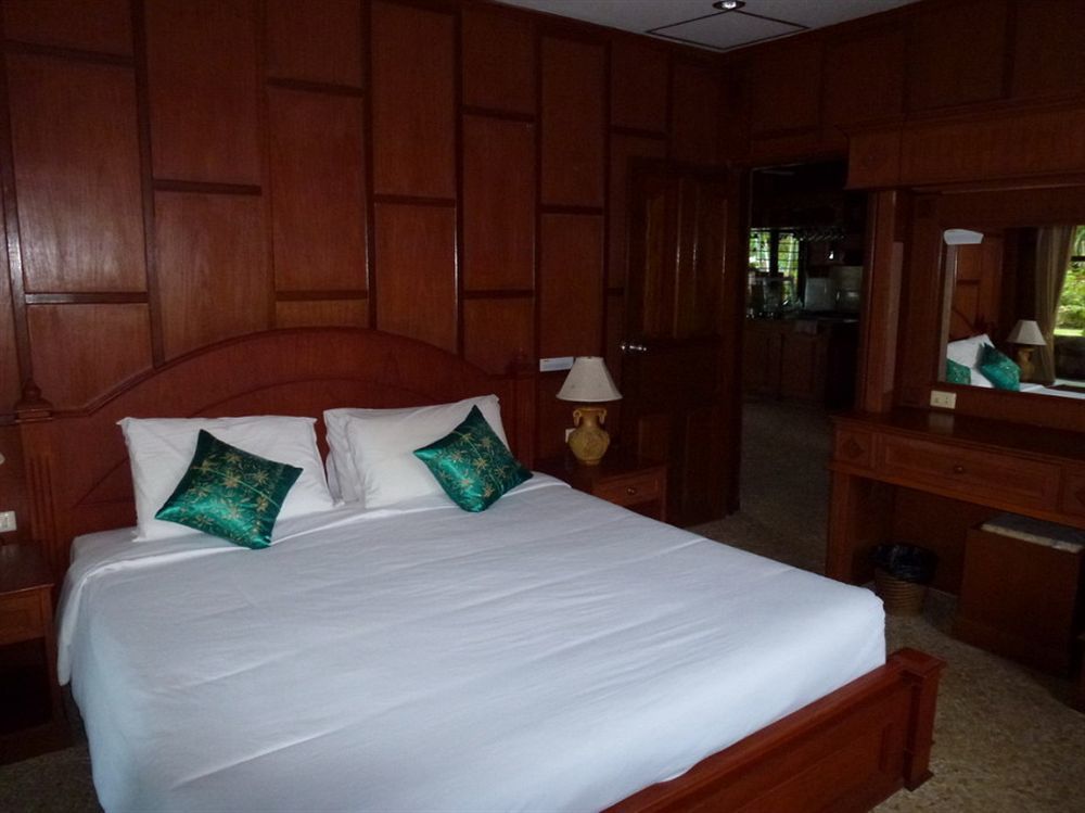 Villa Baan Laem Noi