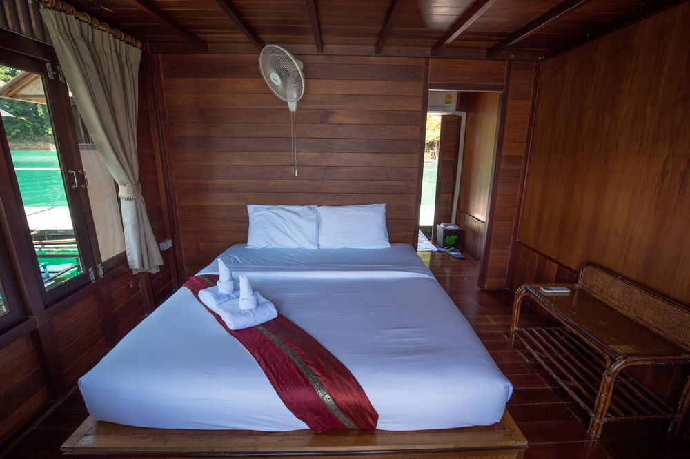 Resort 500 Rai Floating Ban Chieo Ko