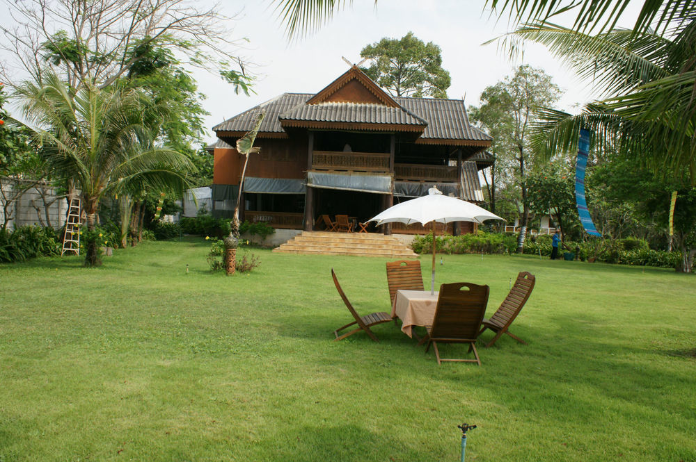 Ruen Thai Rim Haad
