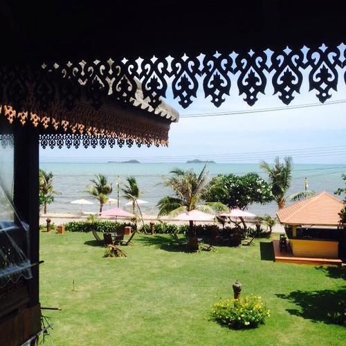 Resort Ruen Thai Rim Haad Klaeng