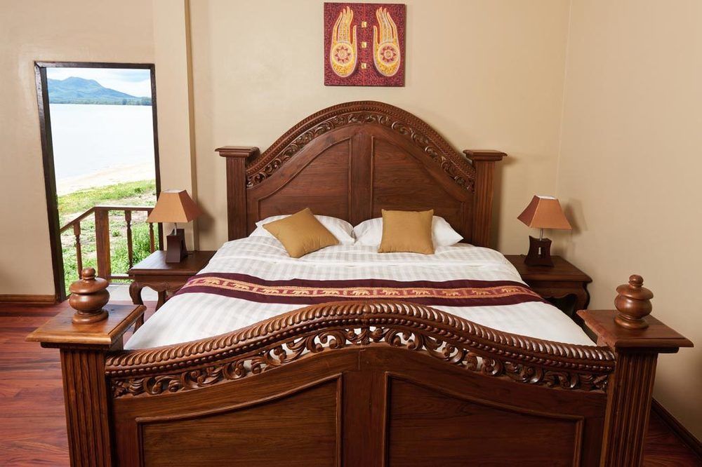 Sara Beachfront Boutique Hotel