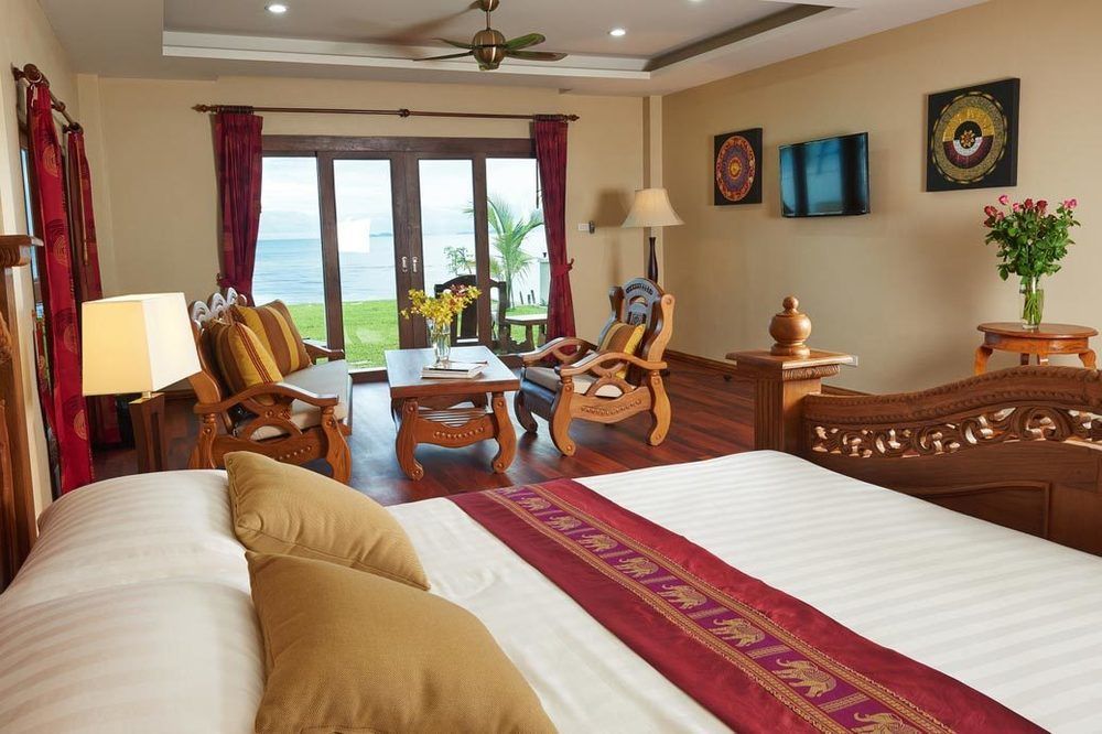 Sara Beachfront Boutique Hotel 4*