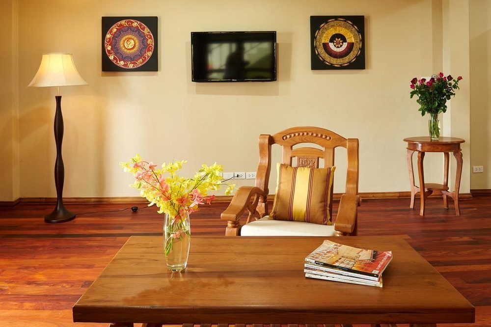 Sara Beachfront Boutique Hotel