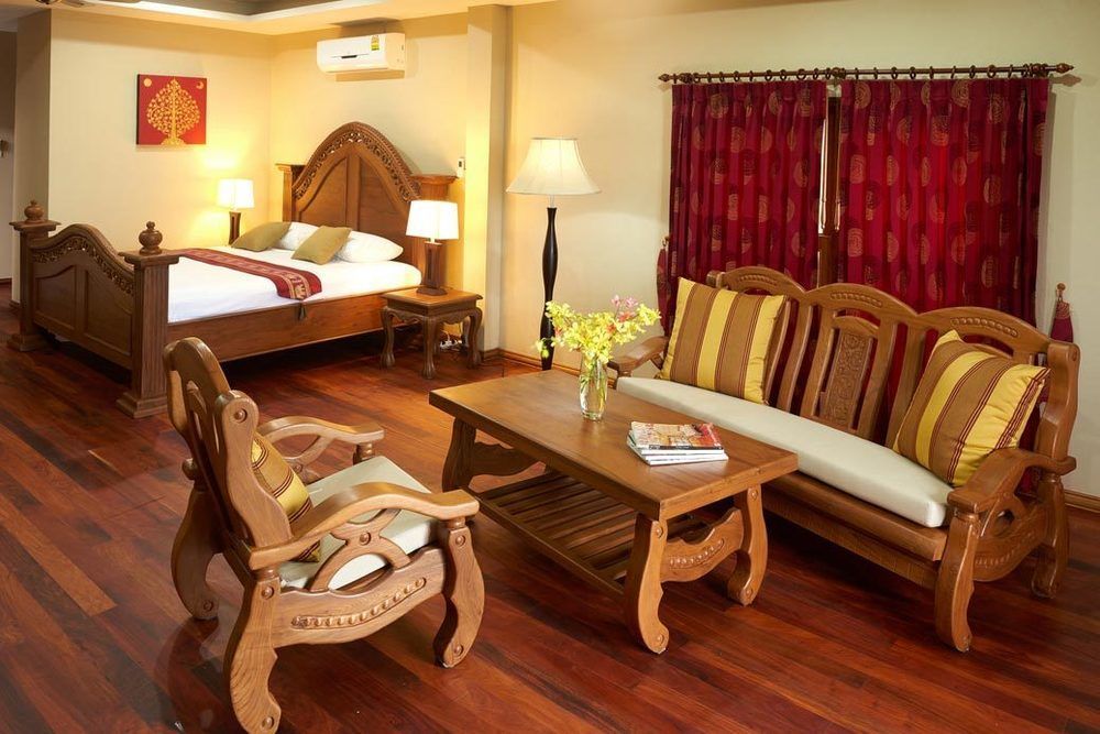 Sara Beachfront Boutique Hotel 4*
