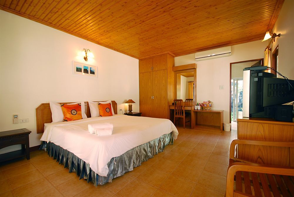 Resort Rocky Point Thap Sakae