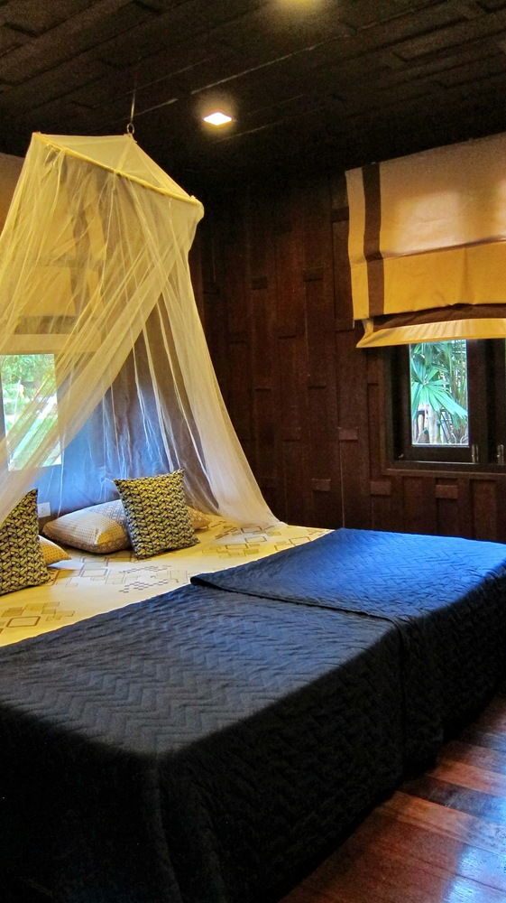 Hotel Baan Bua Ko Kut