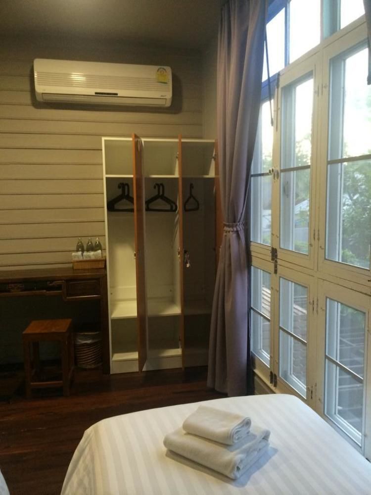 Albergue Dorm Of Happiness By Tharaburi