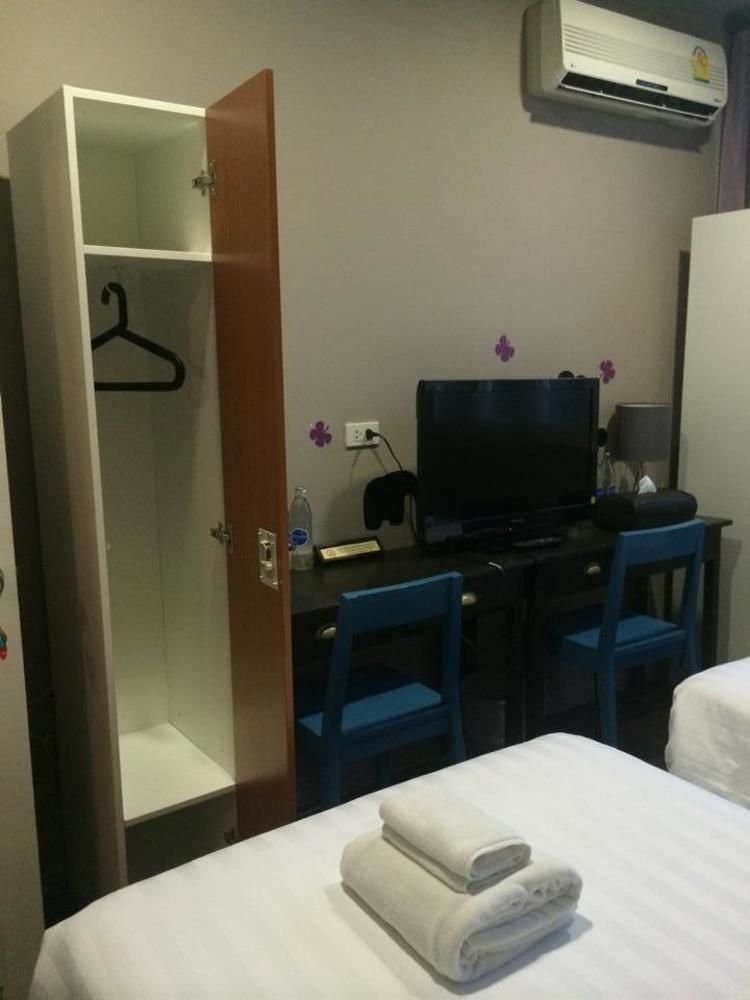 Albergue Dorm Of Happiness By Tharaburi