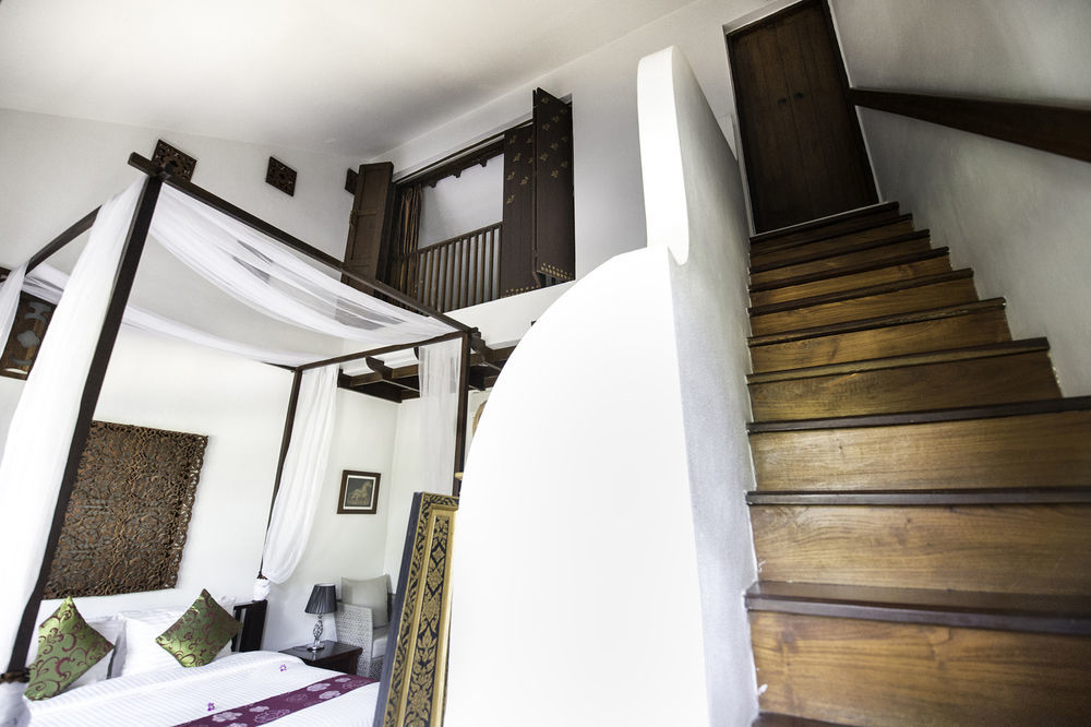 Dorm Of Happiness By Tharaburi