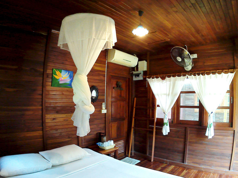 Nice & Easy House 3*