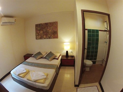 Sincere Bar And Bistro Hostel Koh Lanta