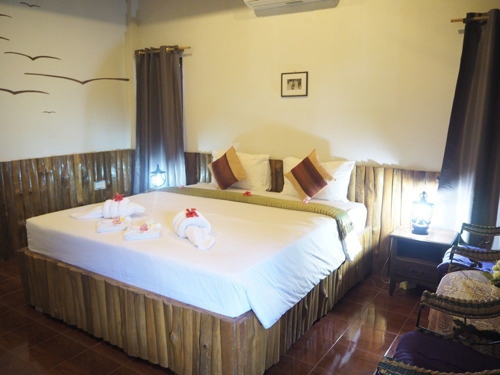 Euro Lanta White Rock Holiday park Koh Lanta