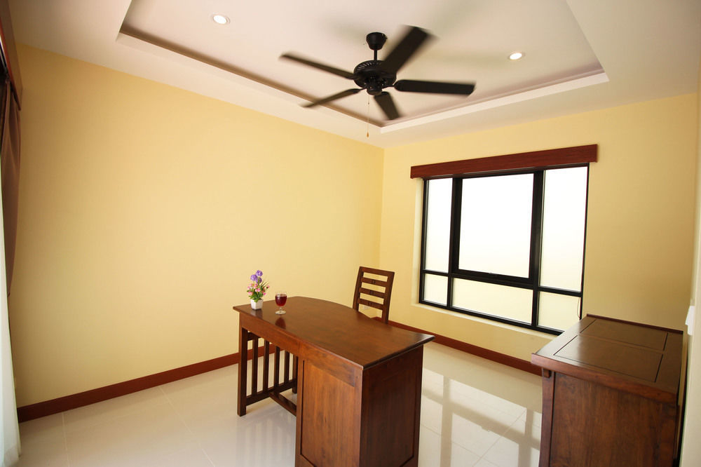Oyo 786 Bangsaray Village Hotel Sattahip