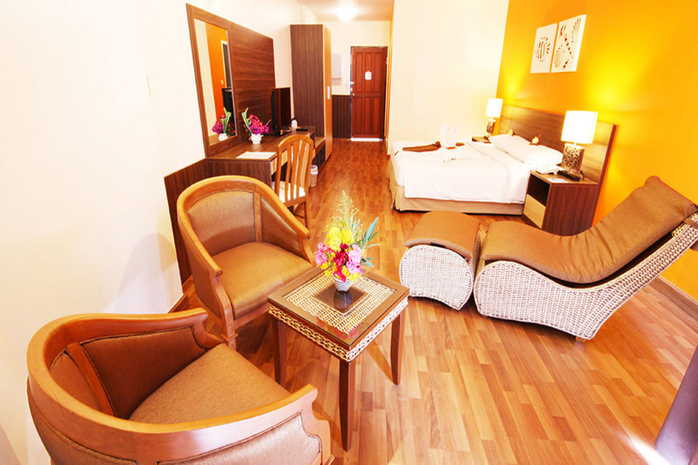 Golden Hotel Cha-Am