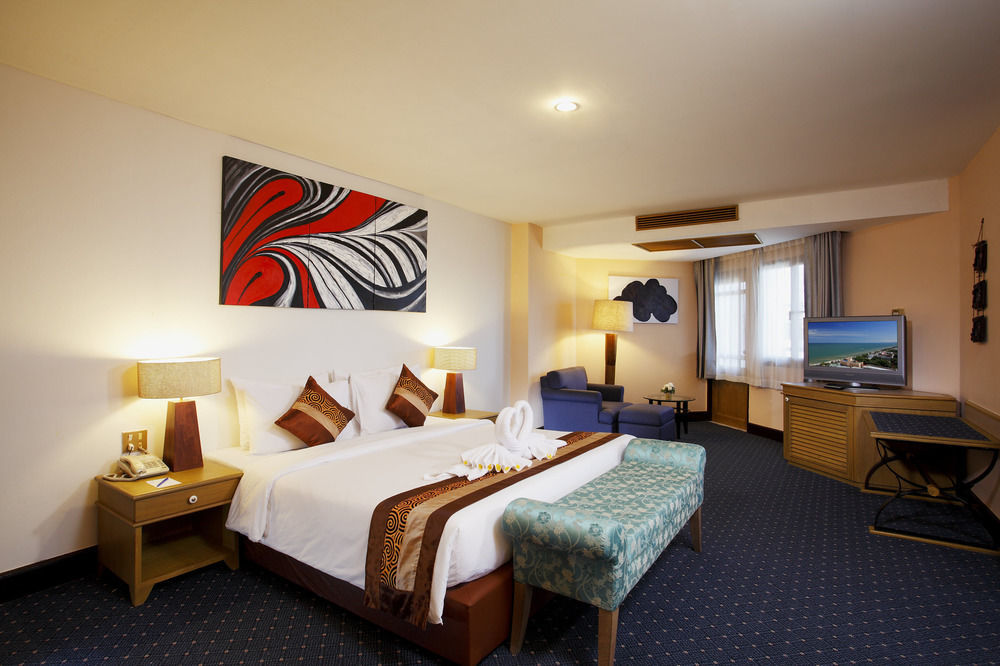 Golden Hotel