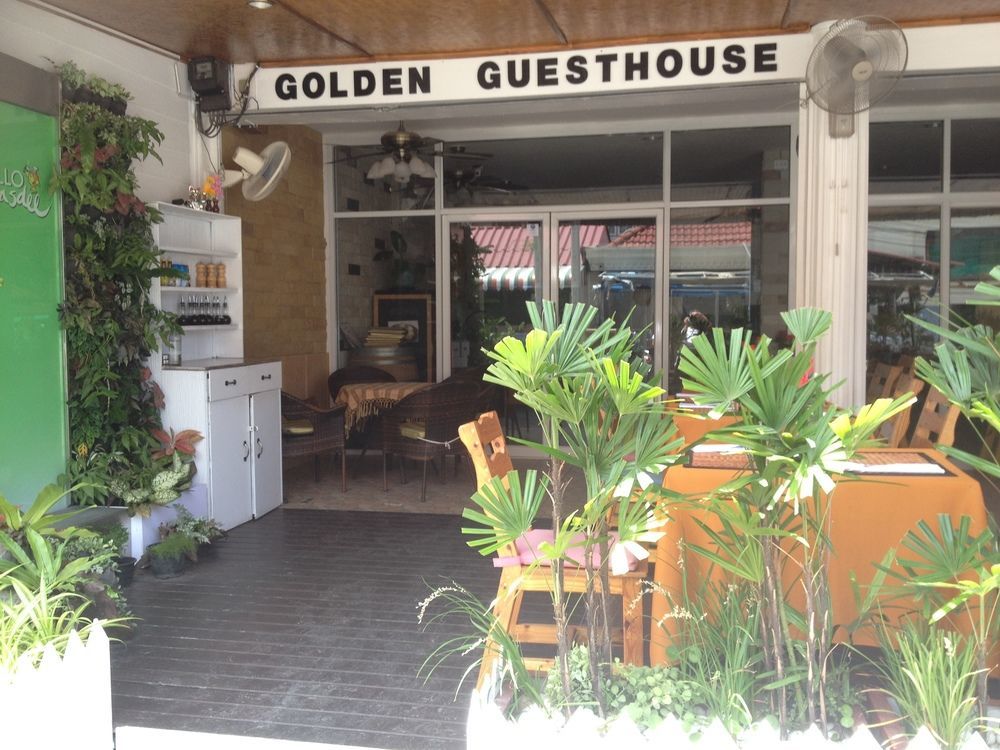 Golden By The Cha Am Guest house 2*