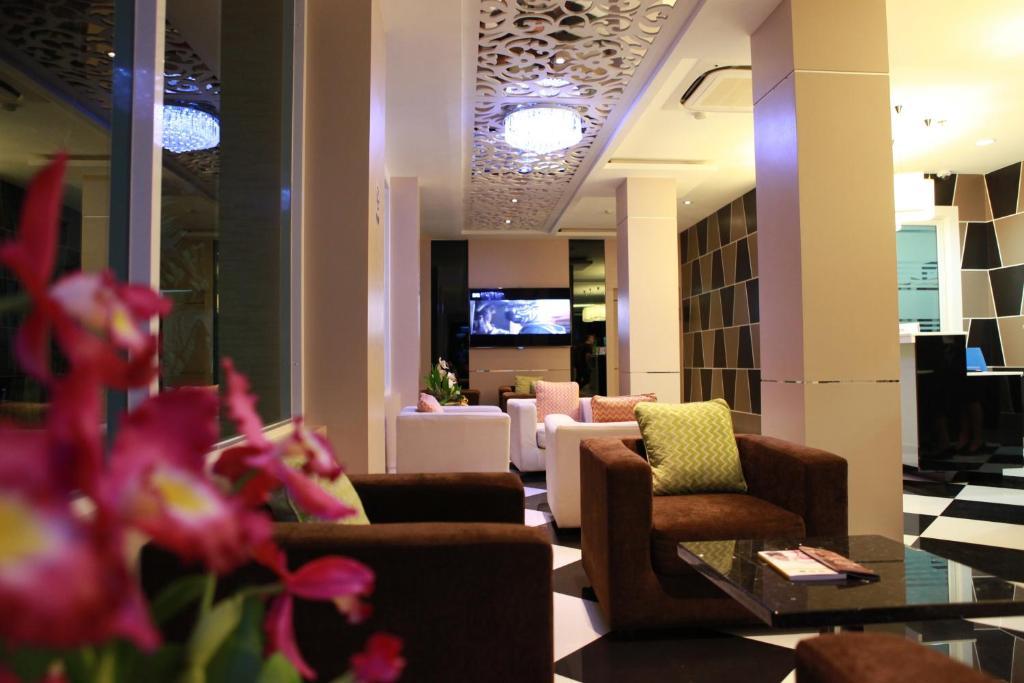 Western Royal Hotel Buriram