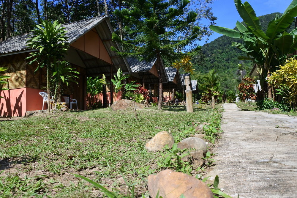 Coral Bay Koh Jum