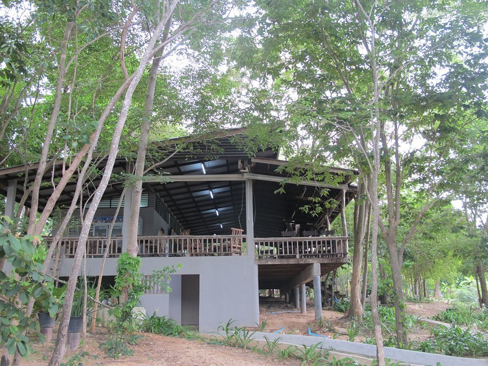 Romruen Samed Hostel *