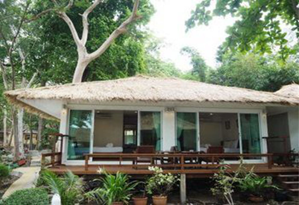 Resort Larissa Samed