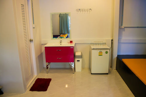 Baan Pug Takayai Hotel