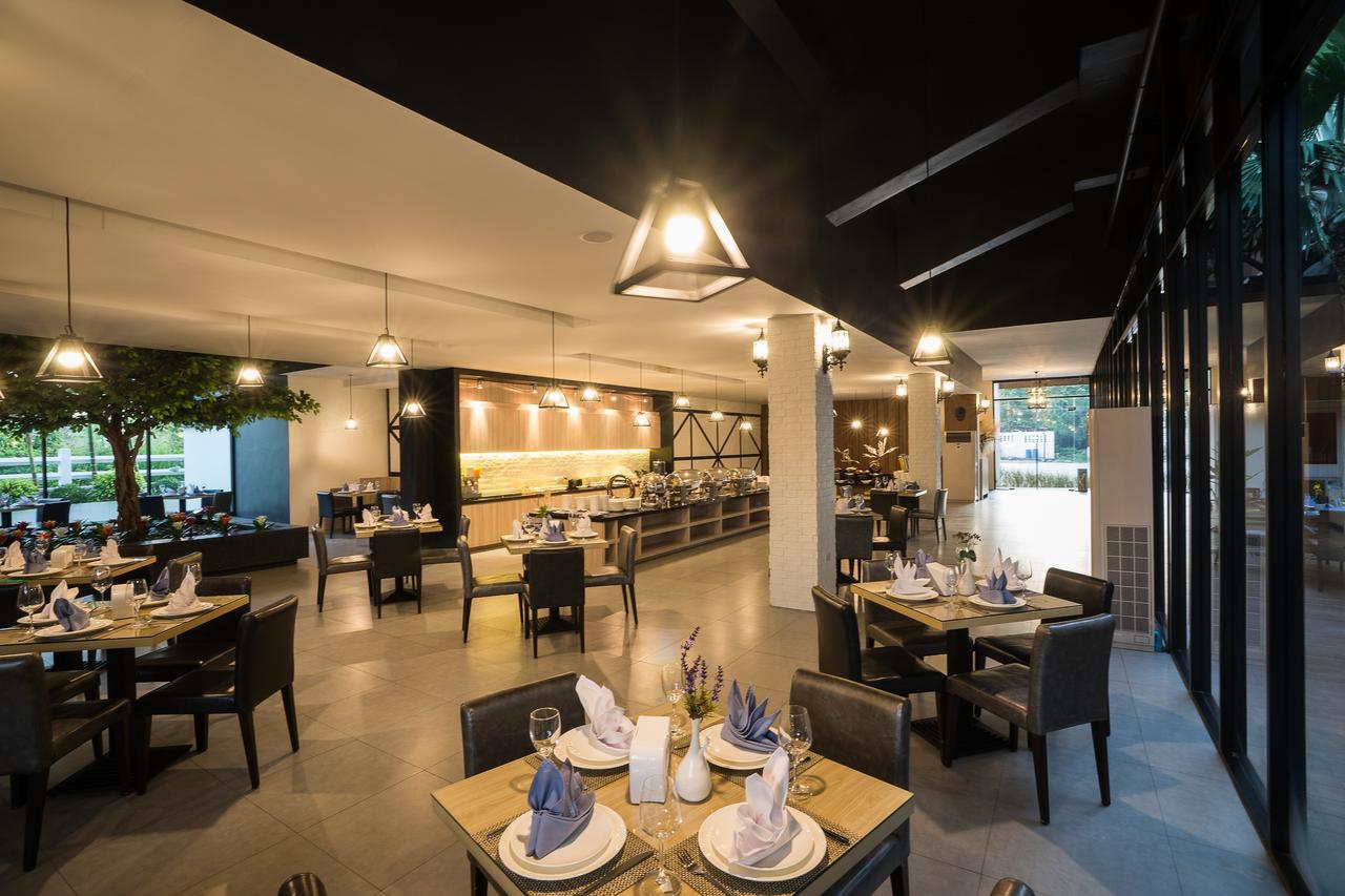Ivory Hotel